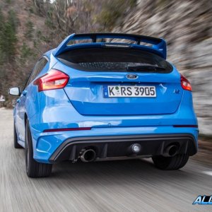 2016-Ford-Focus-RS-123-876x5351.jpg