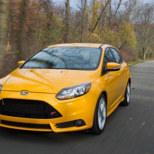 24-vw-gti-ford-focus-st-comparison.jpg