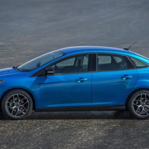 15fordfocus_05_hr.jpg