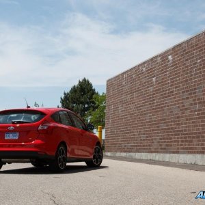 2012-ford-focus-se-photo-459379-s-986x603.jpg