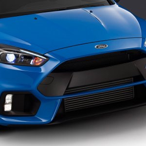 16FordFocusRS_04_HR.jpg